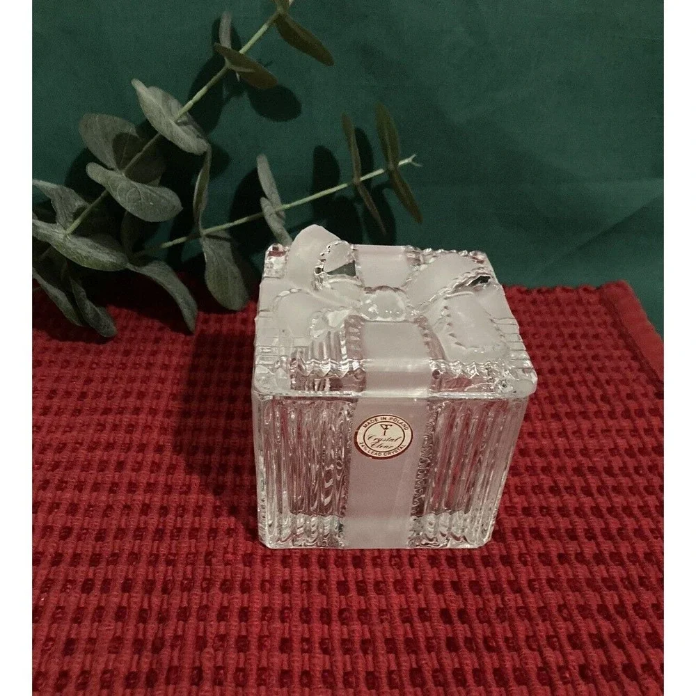 Vintage Trinket Box with Bow on Lid 24% Lead Crystal Made in Poland Sticker